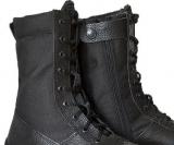 Для того чтобы ботинки можно было быстро снять или одеть имеется с внутренней стороны спиральная пластиковая молния