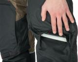 В области коленей – вставные наколенники из ППЭ