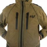 Боковые карманы на куртке защищены плотным влагозащитным клапаном.