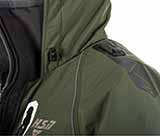 Противоскользящие накладки на плечах