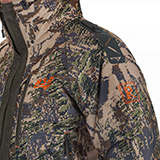пластиковый стопор на плечах для фиксации оружейного ремня