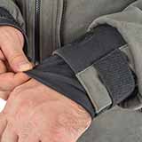 Внутренние трикотажные манжеты на рукавах