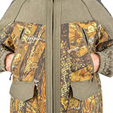 Удобное расположение карманов на влагозащитных молниях